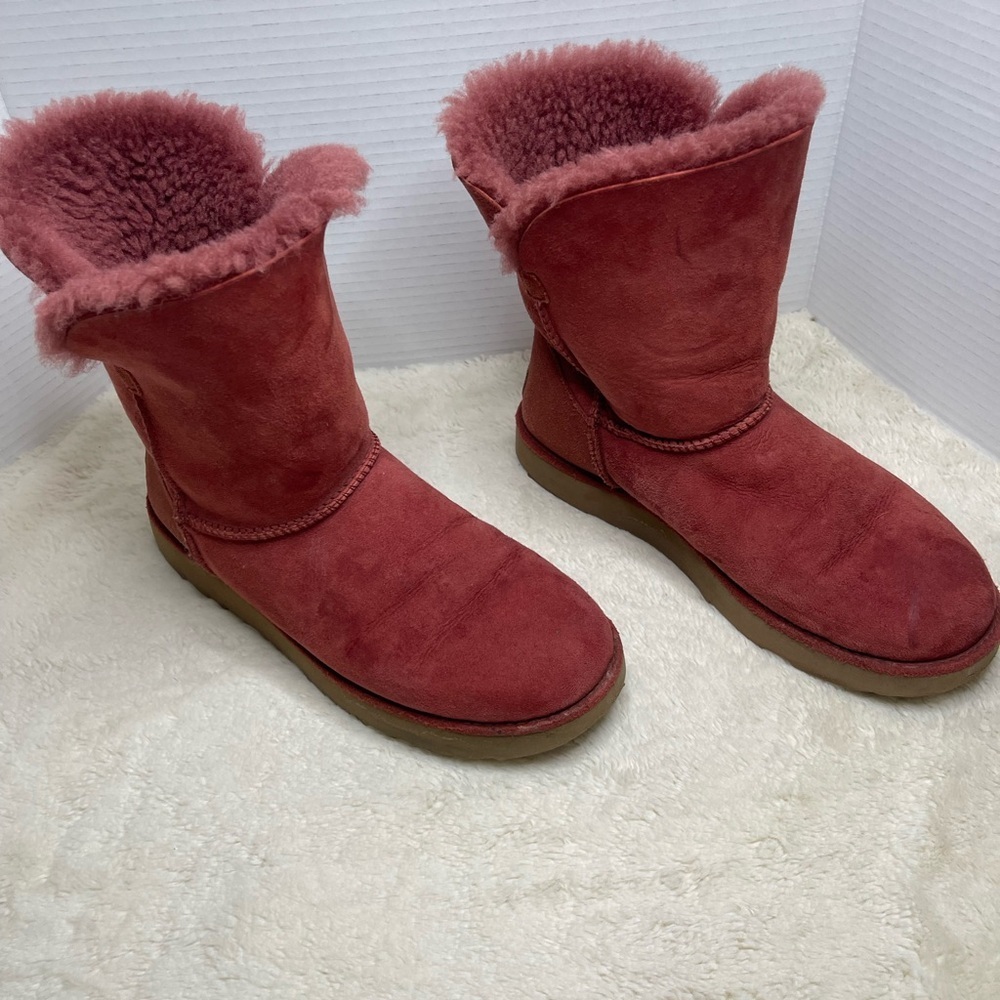 UGG Women's Red Winter Boots - Picture 4 of 8
